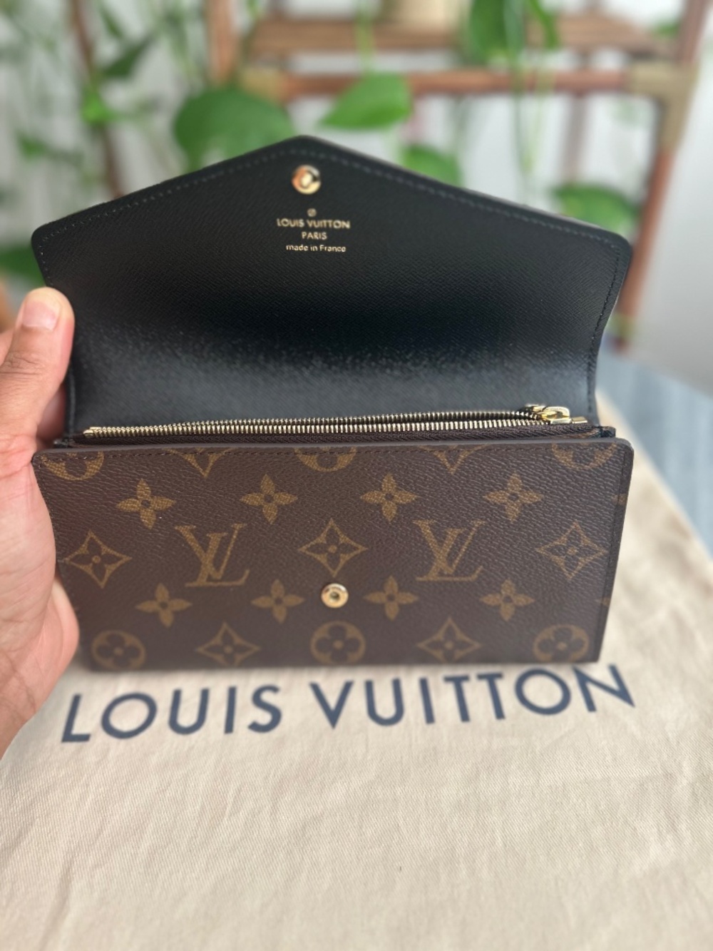 Louis Vuitton Wallet - Picture 3 of 4